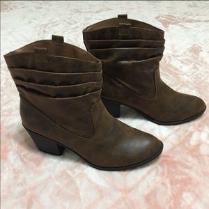 Arizona Ankle Boots